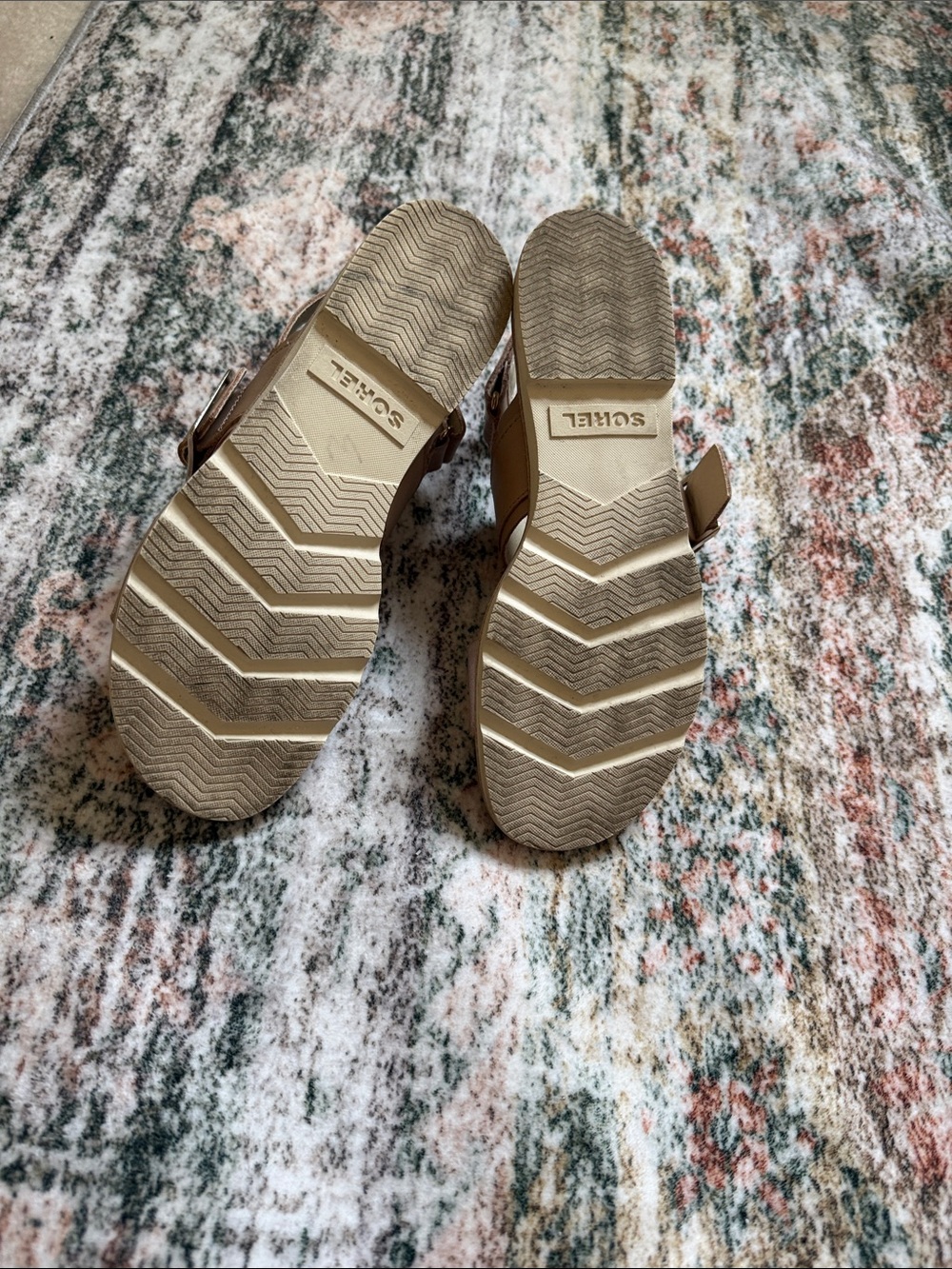 Sorel Ella III Tan and Metallic Leather Flat Sandal Size 7 - Picture 8 of 10